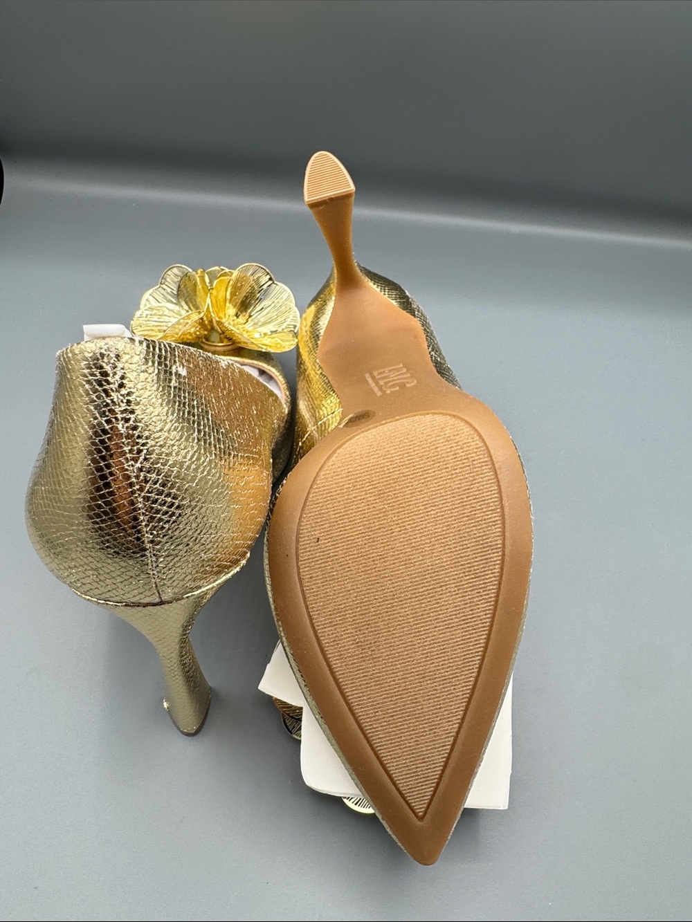 INC Women's Kaleia Flower Pumps - Picture 4 of 4